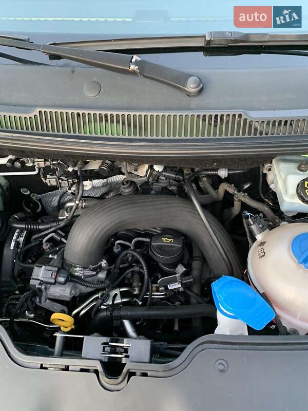 Минивэн Volkswagen Transporter 2015 в Ивано-Франковске