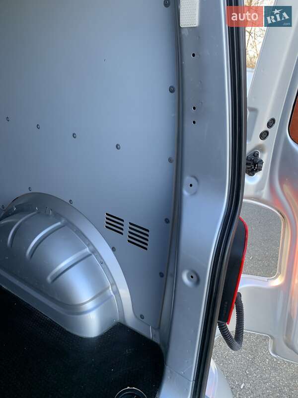 Вантажний фургон Volkswagen Transporter 2019 в Києві фото 67 Вантажний фургон Volkswagen Transporter 2019 в Києві