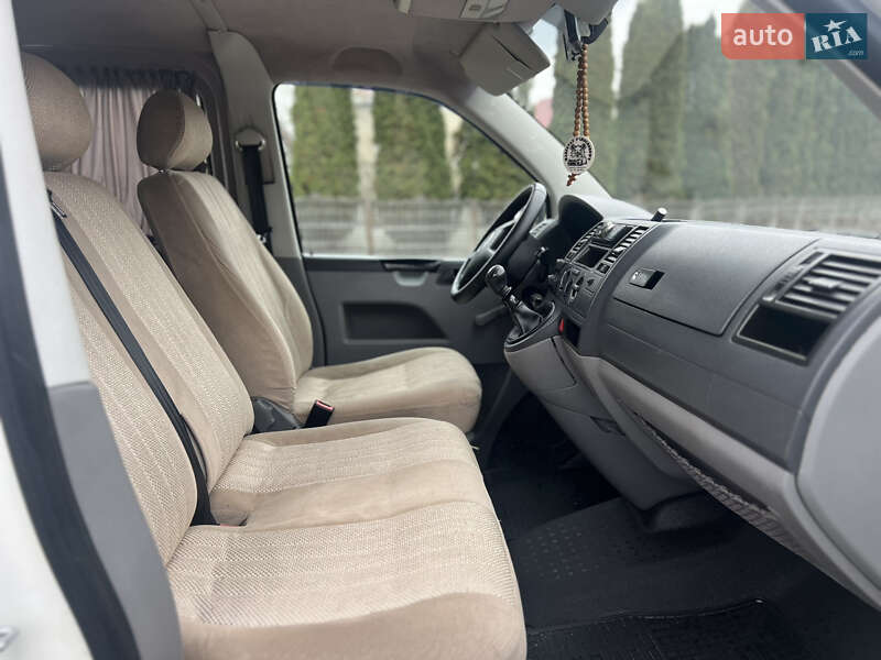 Минивэн Volkswagen Transporter 2006 в Львове