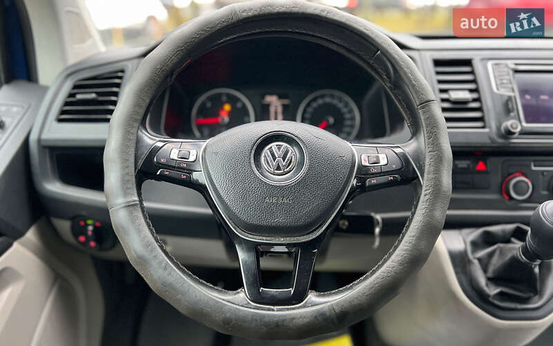 Грузопассажирский фургон Volkswagen Transporter 2017 в Львове