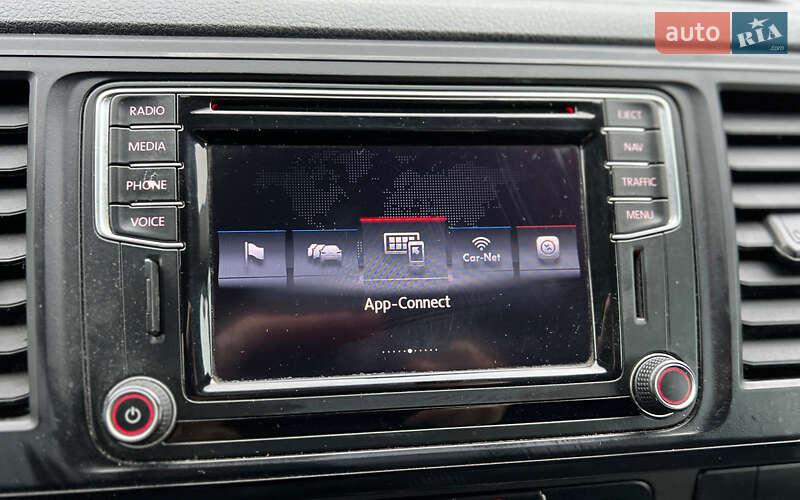 Грузопассажирский фургон Volkswagen Transporter 2017 в Львове