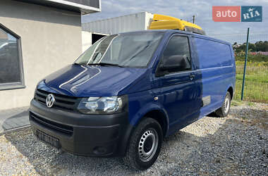 Вантажний фургон Volkswagen Transporter 2015 в Івано-Франківську