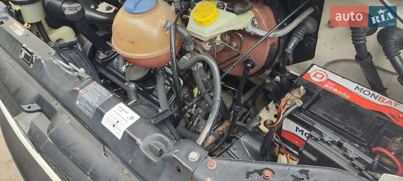 Минивэн Volkswagen Transporter 2000 в Косове