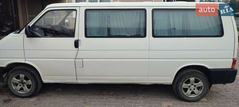 Минивэн Volkswagen Transporter 2000 в Косове