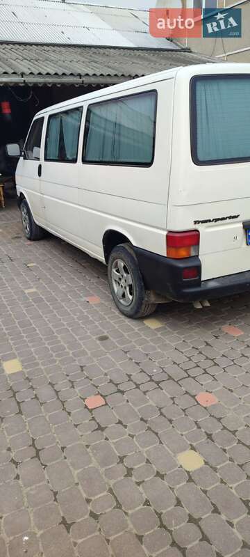 Минивэн Volkswagen Transporter 2000 в Косове