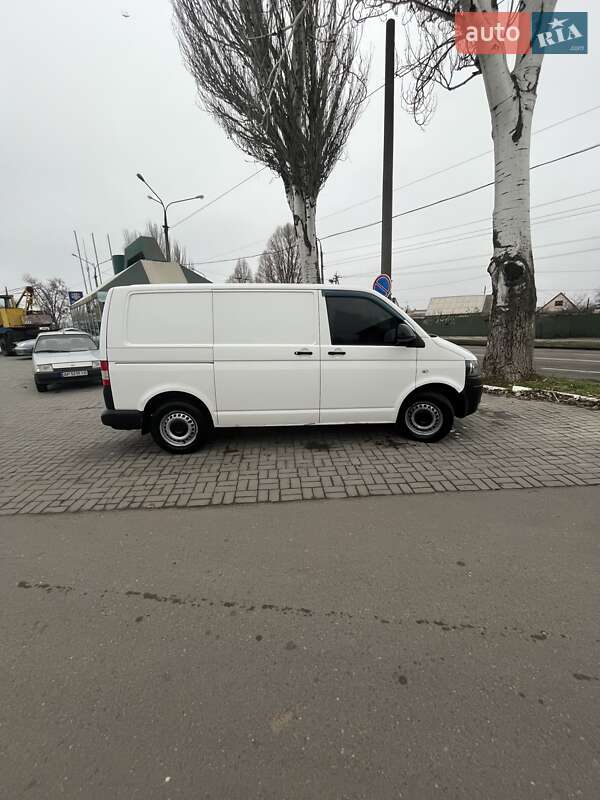 Вантажний фургон Volkswagen Transporter 2013 в Запоріжжі
