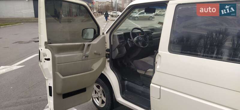 Минивэн Volkswagen Transporter 2000 в Киеве