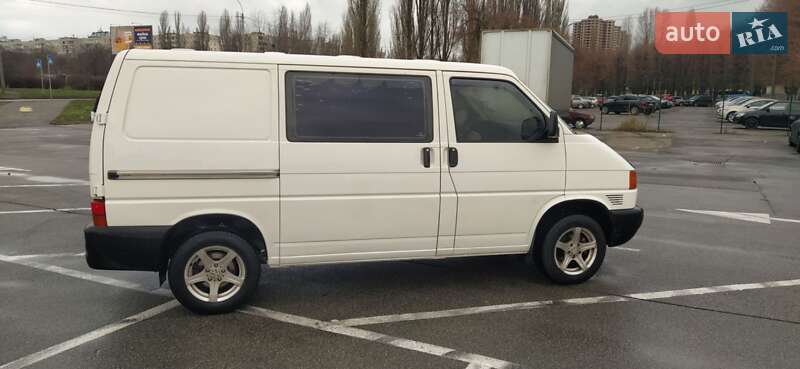 Минивэн Volkswagen Transporter 2000 в Киеве
