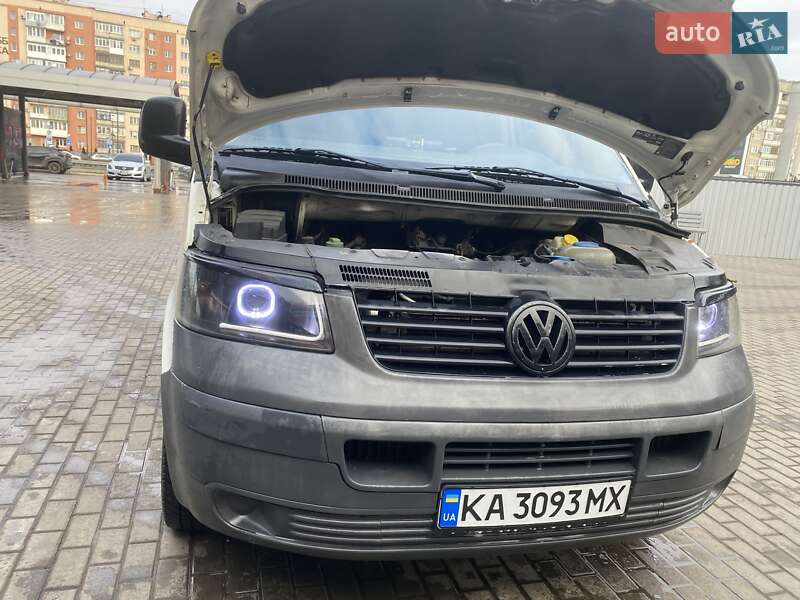Мінівен Volkswagen Transporter 2007 в Олександрії