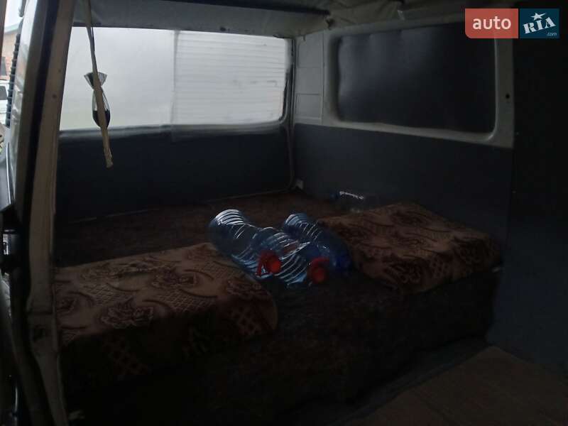 Вантажопасажирський фургон Volkswagen Transporter 1986 в Трускавці