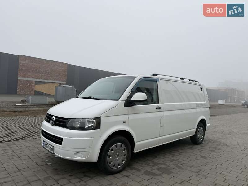 Грузовой фургон Volkswagen Transporter 2011 в Хмельницком