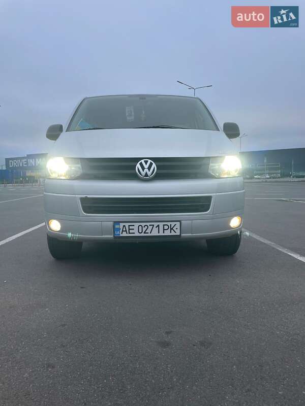 Мінівен Volkswagen Transporter 2012 в Магдалинівці