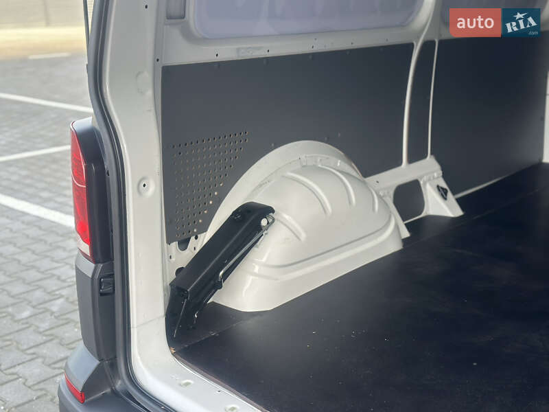 Грузовой фургон Volkswagen Transporter 2023 в Дубно