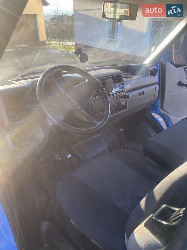 Минивэн Volkswagen Transporter 1995 в Стебнику