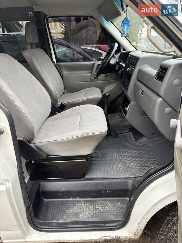 Минивэн Volkswagen Transporter 2001 в Черновцах