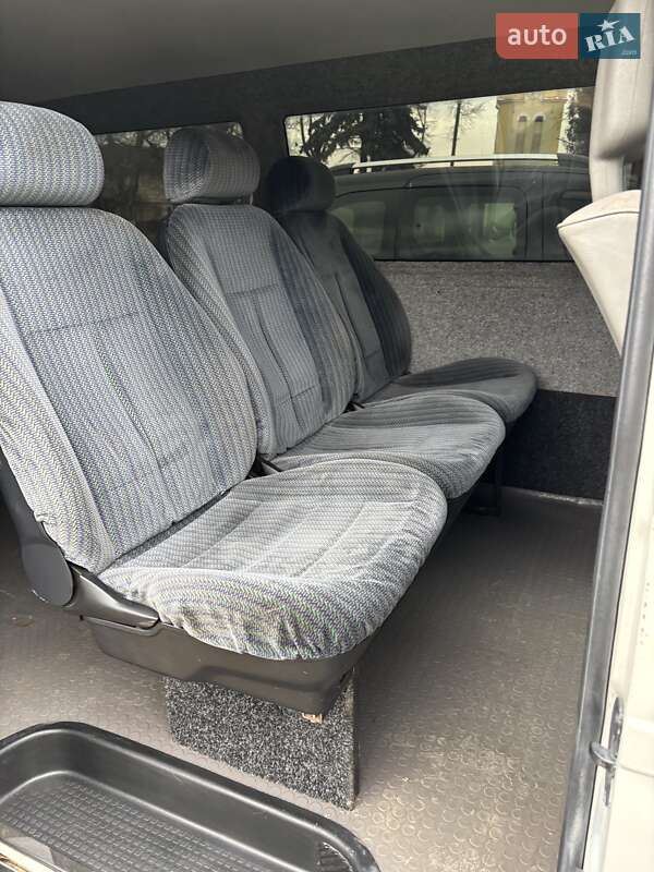 Минивэн Volkswagen Transporter 2001 в Черновцах