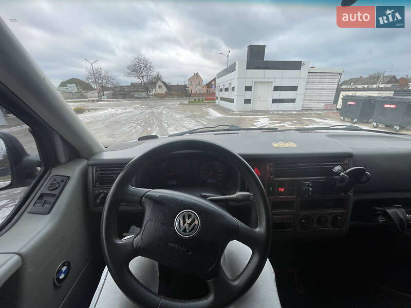 Мінівен Volkswagen Transporter 2002 в Луцьку