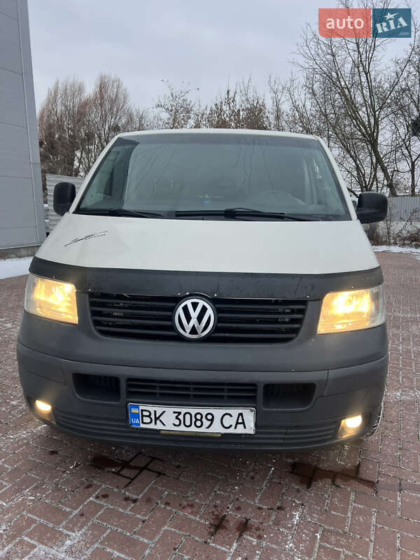 Минивэн Volkswagen Transporter 2007 в Ровно