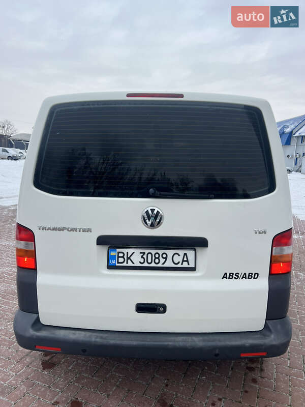Минивэн Volkswagen Transporter 2007 в Ровно
