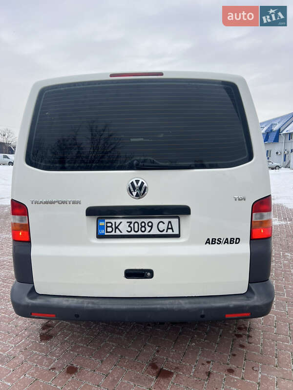 Минивэн Volkswagen Transporter 2007 в Ровно