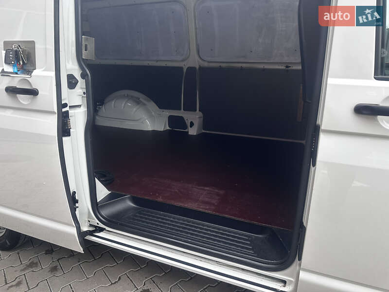 Грузовой фургон Volkswagen Transporter 2020 в Дубно