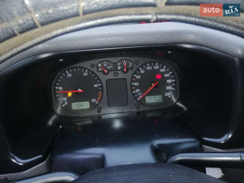 Вантажний фургон Volkswagen Transporter 2002 в Самборі