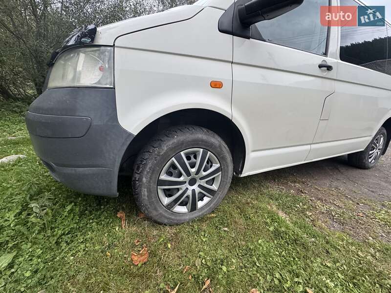 Минивэн Volkswagen Transporter 2004 в Рахове