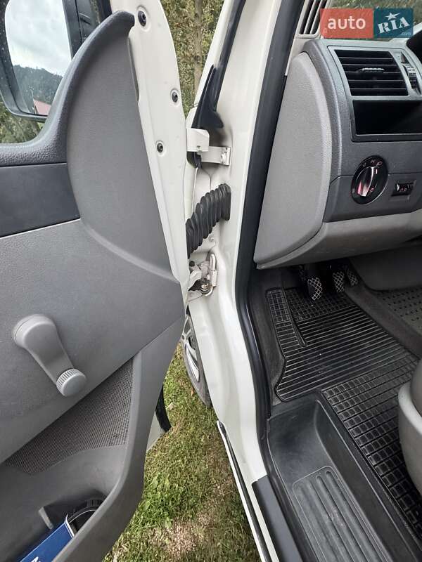 Минивэн Volkswagen Transporter 2004 в Рахове