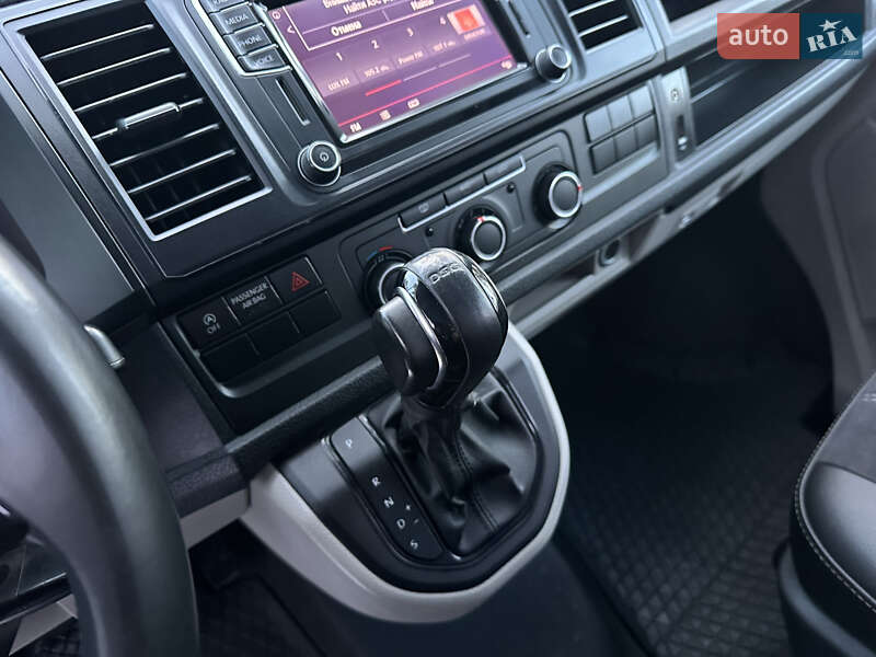Мінівен Volkswagen Transporter 2015 в Києві