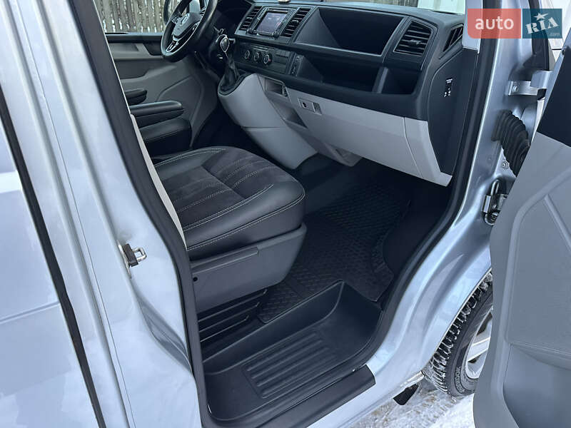 Мінівен Volkswagen Transporter 2015 в Києві