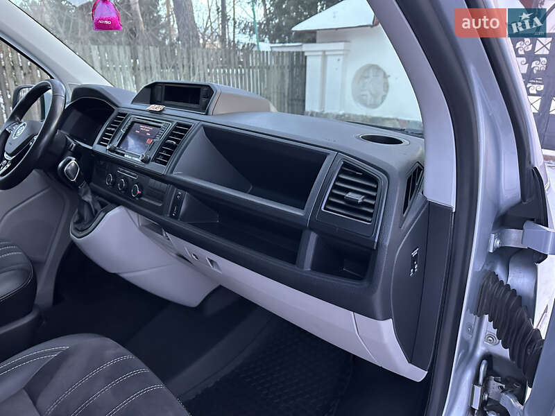 Мінівен Volkswagen Transporter 2015 в Києві