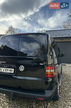 Мінівен Volkswagen Transporter 2004 в Стрию