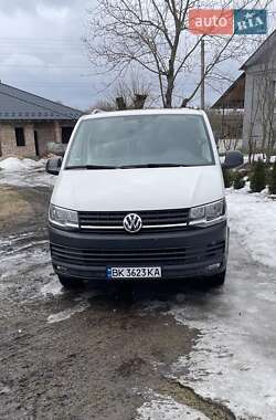 Минивэн Volkswagen Transporter 2015 в Остроге