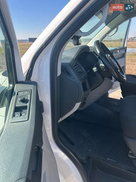 Volkswagen Transporter 2017 VIN WV1ZZZ7HZJH093541 фото оголошення 14 з 63