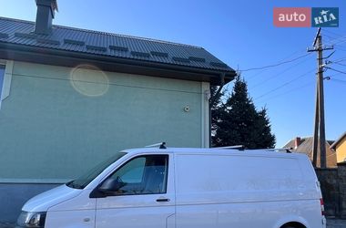 Вантажний фургон Volkswagen Transporter 2015 в Журавному