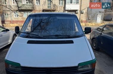 Вантажний фургон Volkswagen Transporter 2000 в Кременчуці