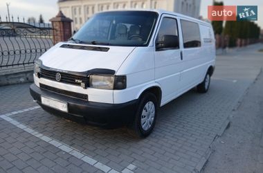 Грузопассажирский фургон Volkswagen Transporter 2002 в Ровно