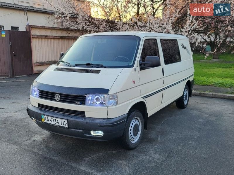Вантажопасажирський фургон Volkswagen Transporter 2001 в Києві