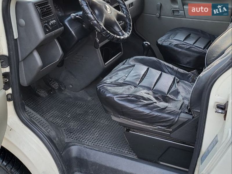 Вантажопасажирський фургон Volkswagen Transporter 2001 в Києві