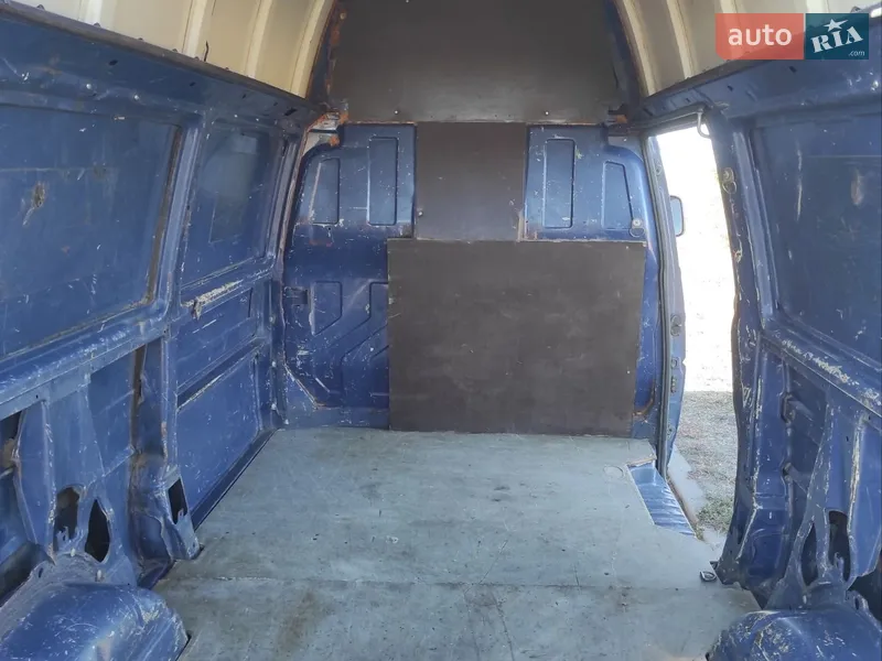 Volkswagen Transporter 2000 VIN WV1ZZZ70Z1H025669 фото оголошення 4 з 32