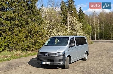 Мінівен Volkswagen Transporter 2016 в Долині