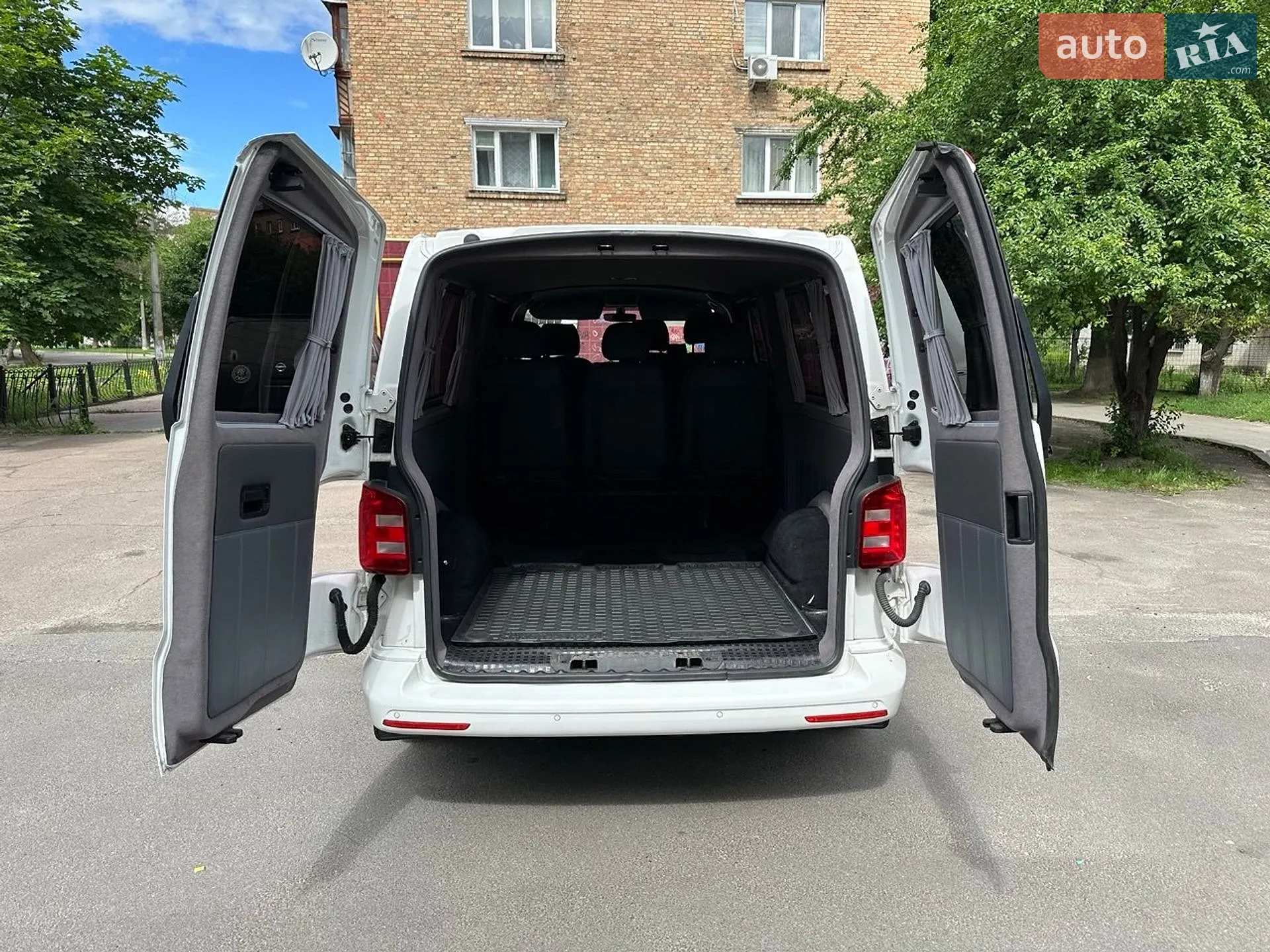 2017 Volkswagen Transporter - мініатюра 10
