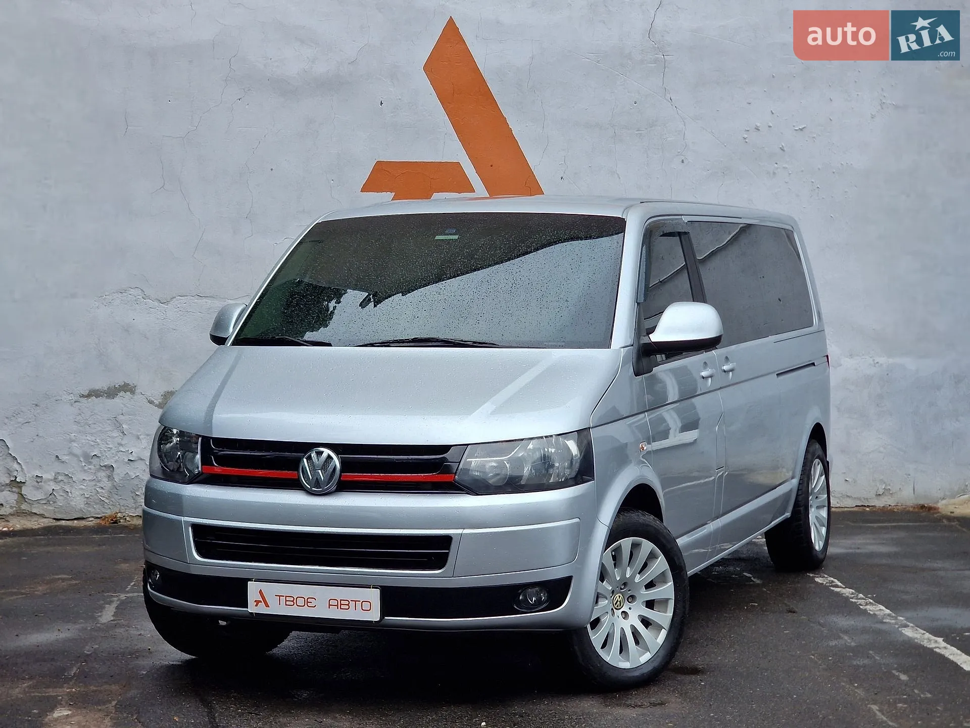 2010 Volkswagen Transporter - фото 1