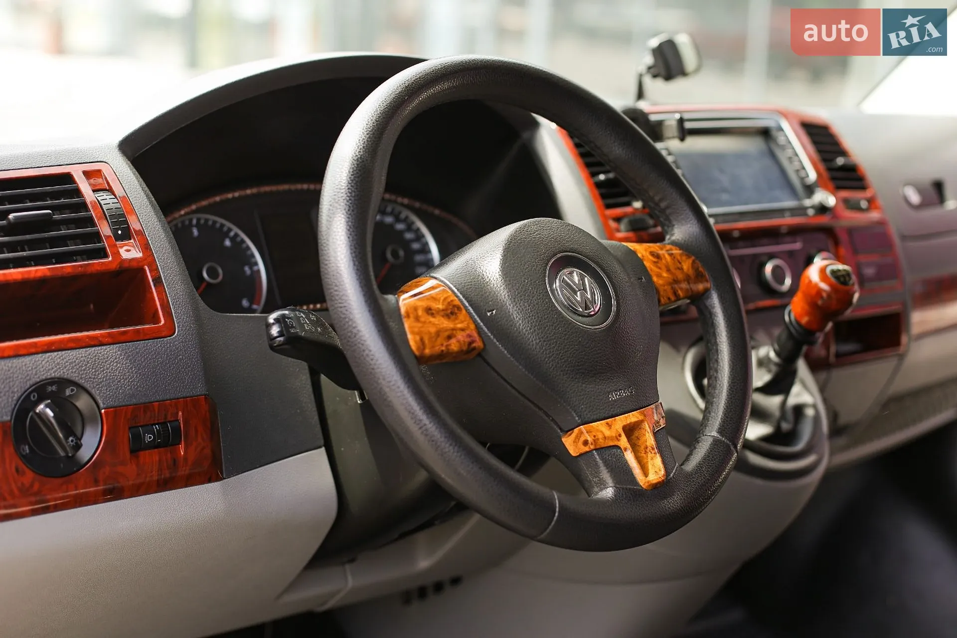2010 Volkswagen Transporter - мініатюра 17
