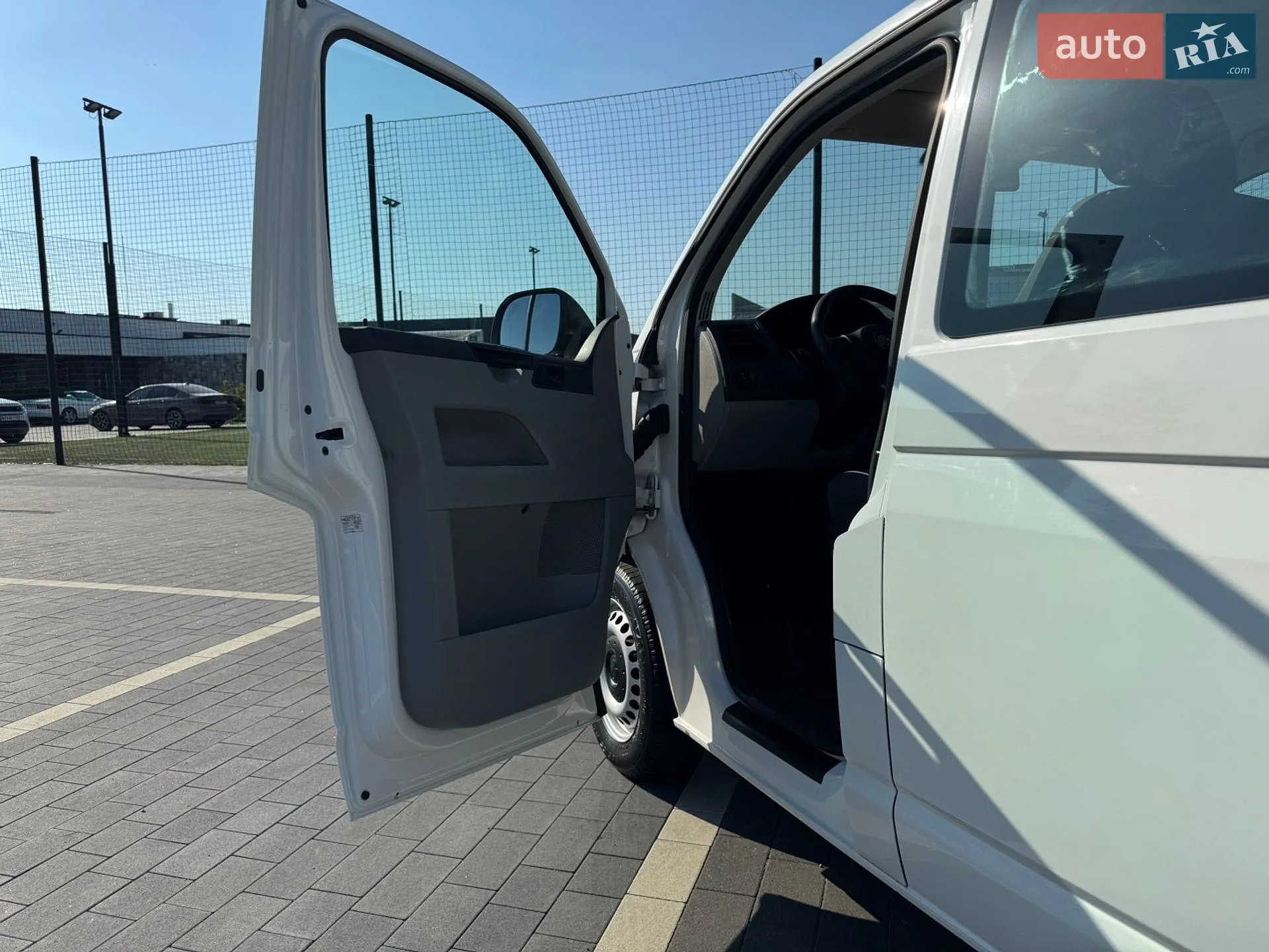 2012 Volkswagen Transporter - мініатюра 25