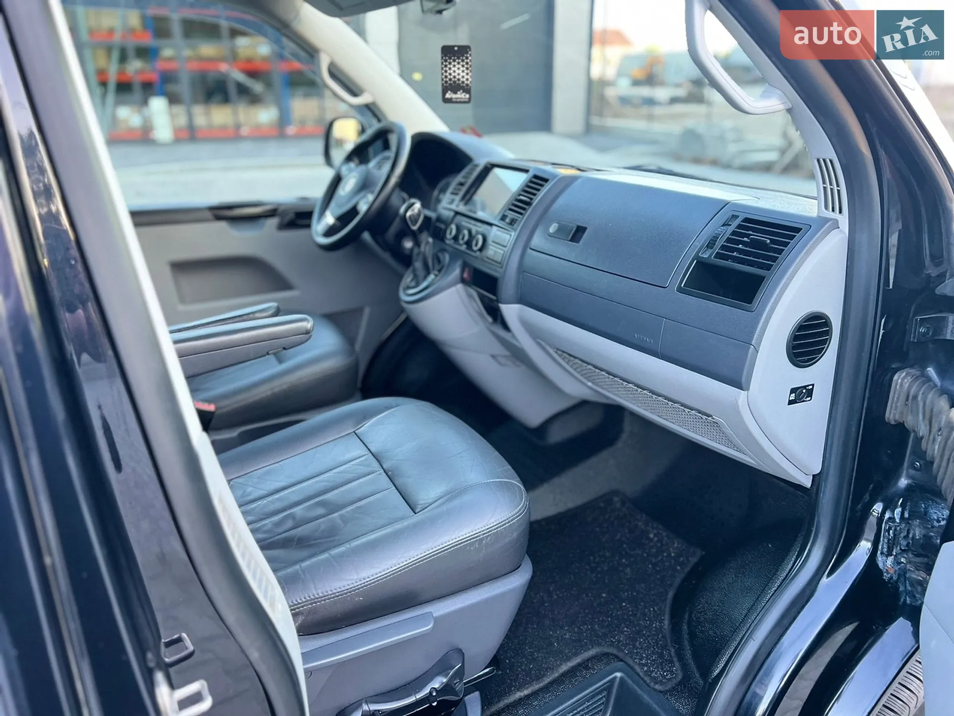 2011 Volkswagen Transporter - мініатюра 32