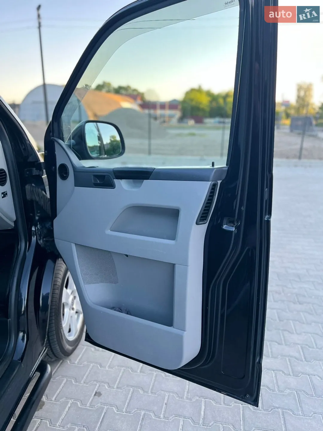 2011 Volkswagen Transporter - мініатюра 45