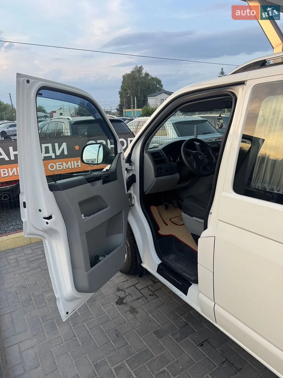 2010 Volkswagen Transporter - мініатюра 3