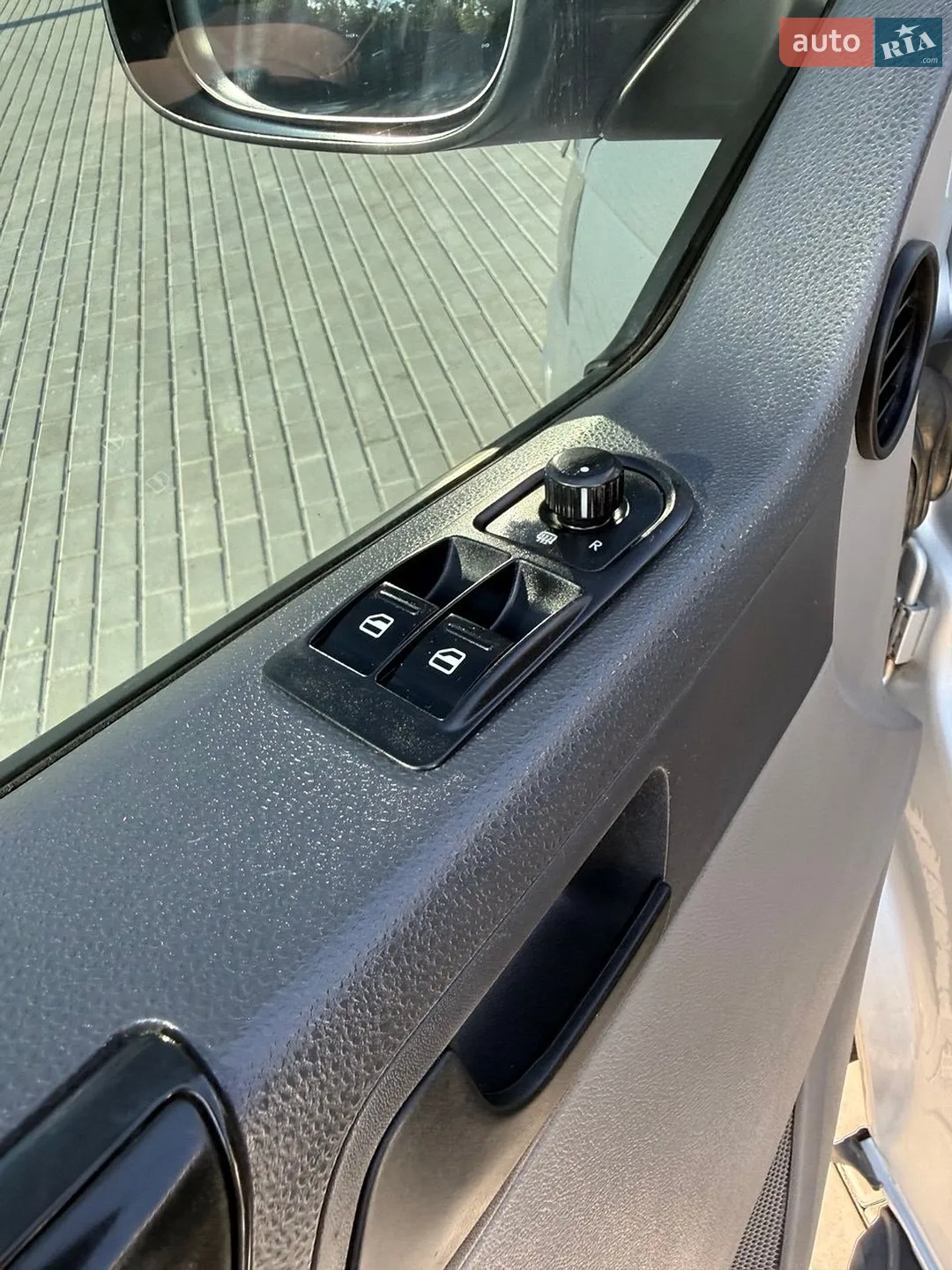2011 Volkswagen Transporter - мініатюра 11
