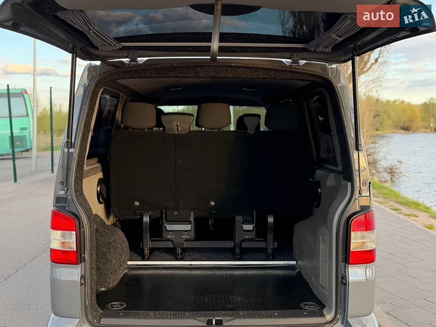 2010 Volkswagen Transporter - мініатюра 9